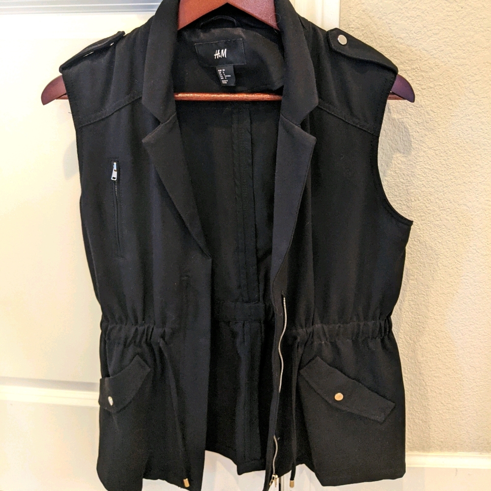 H&M blazer vest with tie waist and zipper closure